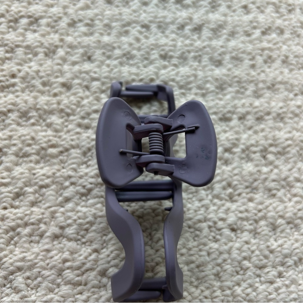 Large Dusty Purple Matte Wavy Claw Clip - Picture 8 of 9